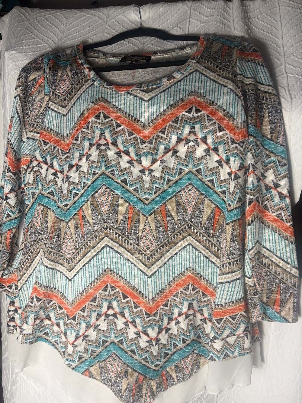 Absolutely Famous Aztec Print Top Size L Multicolor Chevron Chiffon Trim